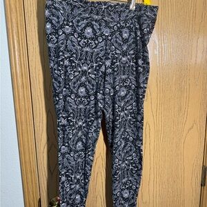 Torrid buttery soft leggings size 0 pink/black design